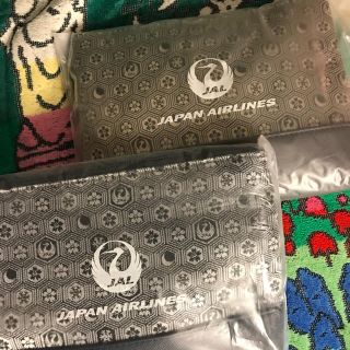 JALビジネスクラス アメニティポーチ金.銀2セット(旅行用品)