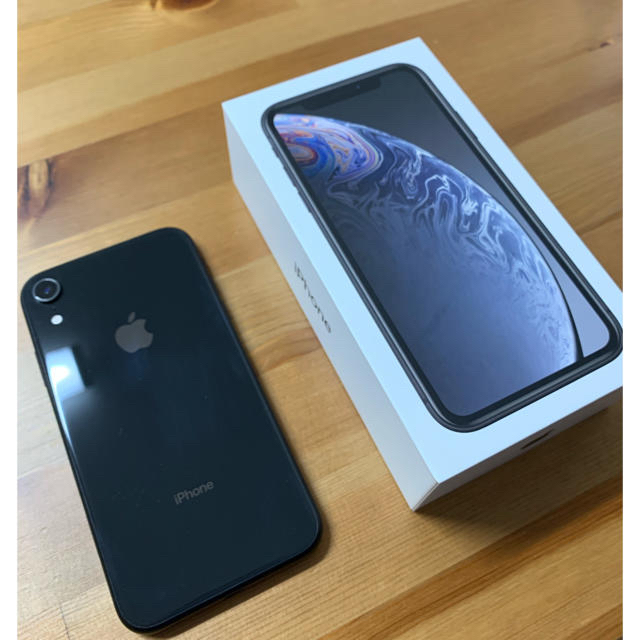 iPhone(アイフォーン)の美品！iphone XR 64GB ブラック ソフトバンク スマホ/家電/カメラのスマートフォン/携帯電話(スマートフォン本体)の商品写真