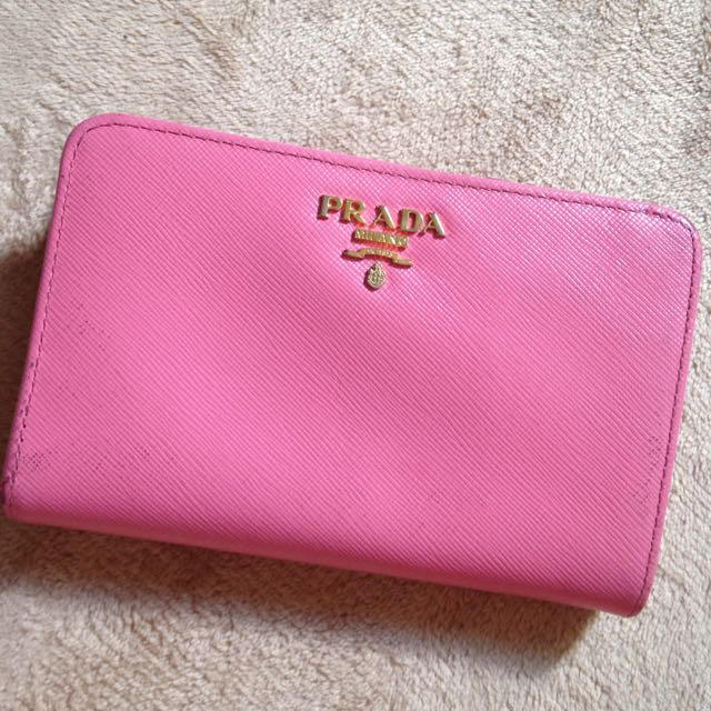 PRADA サフィアーノ 二つ折り財布☆