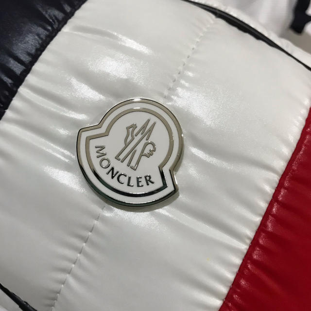 MONCLER(モンクレール)の★モンクレール  激レア ノベルティ★ メンズのバッグ(ボディーバッグ)の商品写真