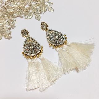 オスカーデラレンタ(Oscar de la Renta)の売り尽くし   値下げビジュータッセルピアス(ピアス)