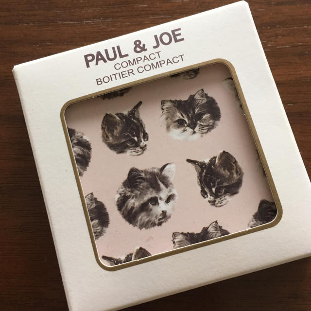 PAUL & JOE(ポールアンドジョー)のポール&ジョー コンパクト 016 コスメ/美容のベースメイク/化粧品(その他)の商品写真