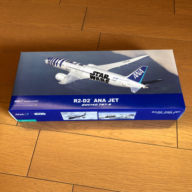 ANA(全日本空輸)(エーエヌエー(ゼンニッポンクウユ))の【まけまけ様専用】ANA STARWARS スターウォーズR2-D2 787-9 エンタメ/ホビーのフィギュア(SF/ファンタジー/ホラー)の商品写真