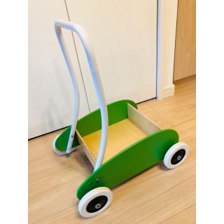 イケア(IKEA)のておしぐるま(手押し車/カタカタ)