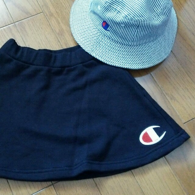 Champion(チャンピオン)のchampion kidsスカート キッズ/ベビー/マタニティのキッズ服女の子用(90cm~)(スカート)の商品写真