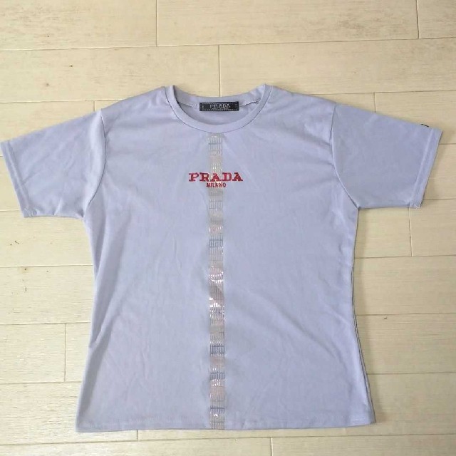 PRADA(プラダ)のPRADAを着た女に。 レディースのトップス(Tシャツ(半袖/袖なし))の商品写真