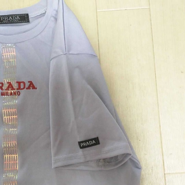 PRADA(プラダ)のPRADAを着た女に。 レディースのトップス(Tシャツ(半袖/袖なし))の商品写真
