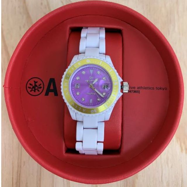 Alive Athletics(アライブアスレティックス)の◆新品未使用◆ALIVE腕時計　KID ILLEST　white レディースのファッション小物(腕時計)の商品写真