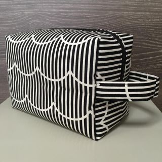 波 ボーダー×ストライプ 黒 オムツポーチ お着替えポーチ ハンドメイド(ポーチ)