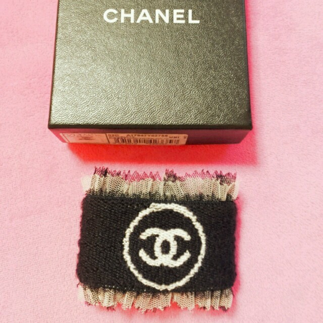 CHANEL(シャネル)のシャネル リストバンド💕ネイビー レディースのファッション小物(その他)の商品写真