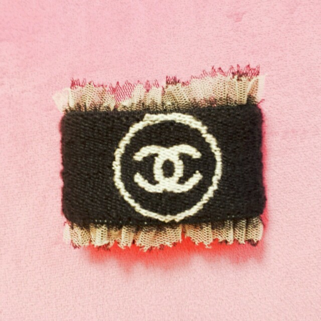 CHANEL(シャネル)のシャネル リストバンド💕ネイビー レディースのファッション小物(その他)の商品写真