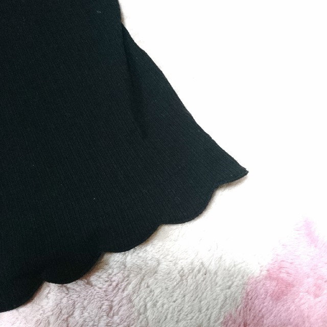 Ank Rouge(アンクルージュ)の【Ank Rouge】リボン付き 半袖トップス ブラック スカラップ レディースのトップス(カットソー(半袖/袖なし))の商品写真