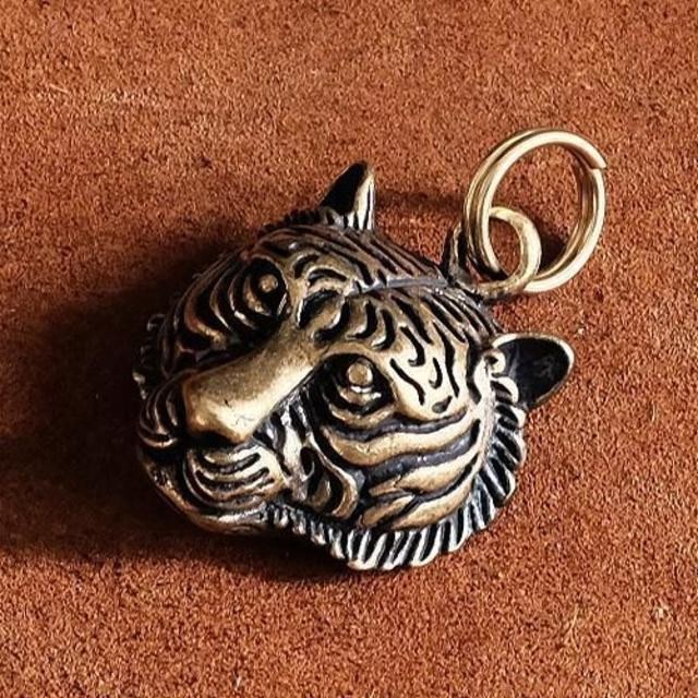 真鍮 キーホルダー（トラ）虎 タイガー 動物 チャーム ペンダント トップ
