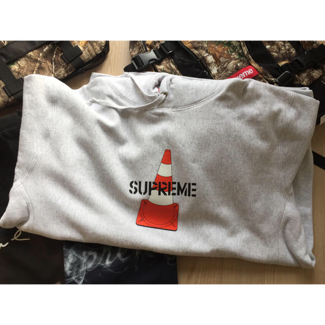 Supreme Cone Hooded Sweatshirt L グレーor黒 - パーカー