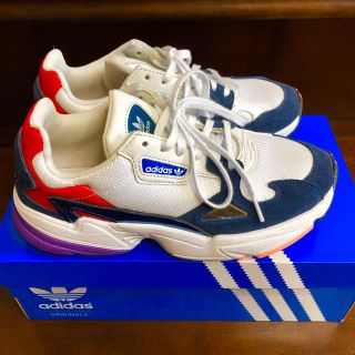 アディダス(adidas)のりす様専用      adidas FALCON W アディダス スニーカー(スニーカー)