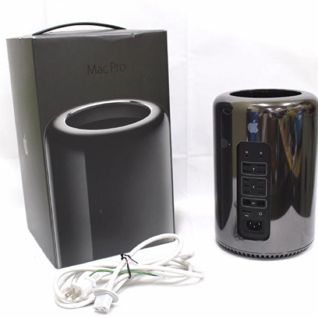 Apple(アップル)のApple MacPro Late2013 A1481 / 16GB スマホ/家電/カメラのPC/タブレット(PC周辺機器)の商品写真