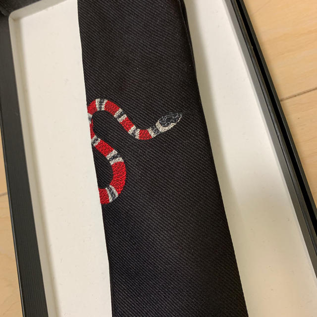 Gucci(グッチ)のGUCCIネクタイ スネーク メンズのファッション小物(ネクタイ)の商品写真