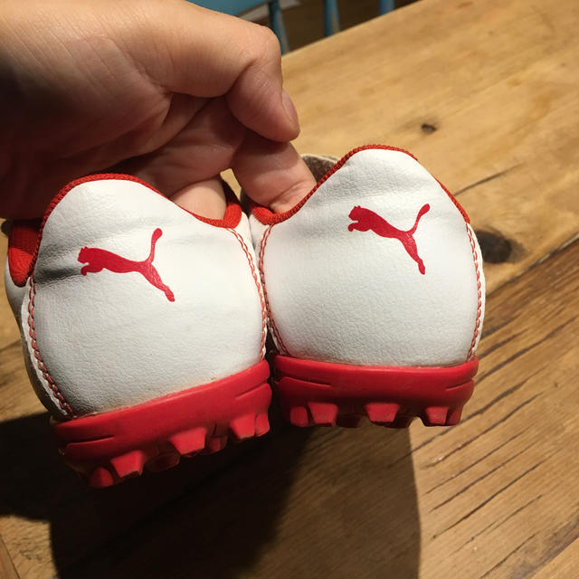 PUMA(プーマ)のサッカー トレーニングシューズ スパイク 18cm スポーツ/アウトドアのサッカー/フットサル(シューズ)の商品写真