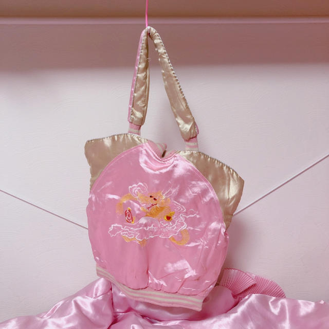 中華 リメイク バッグ ピンク スカジャン 龍 チャイナ 古着 ハンドメイドのファッション小物(バッグ)の商品写真