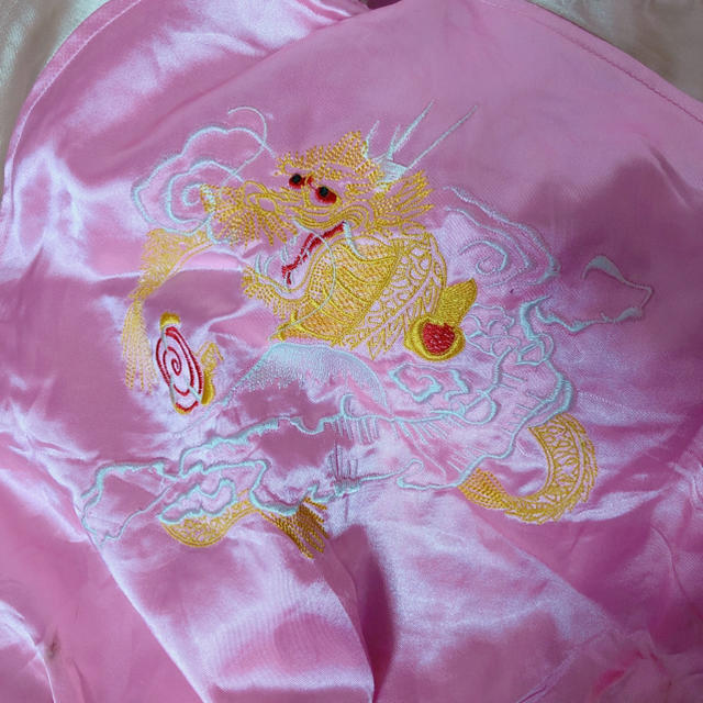 中華 リメイク バッグ ピンク スカジャン 龍 チャイナ 古着 ハンドメイドのファッション小物(バッグ)の商品写真