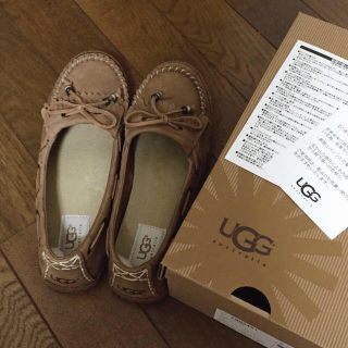 アグ(UGG)のugg新作＊ドリーナ 24.5㎝【新品】(ローファー/革靴)