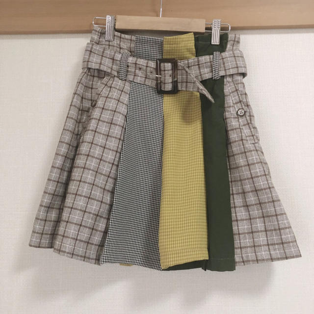 REDYAZEL(レディアゼル)のレディアゼル  配色 ミニスカート レディースのスカート(ミニスカート)の商品写真