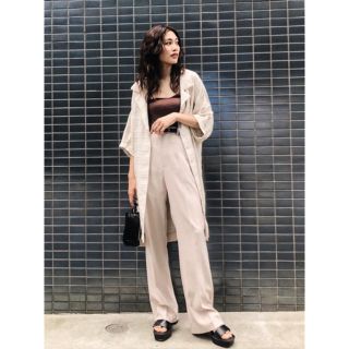 マウジー(moussy)のmoussy CENTER PRESS FLARE パンツ(カジュアルパンツ)