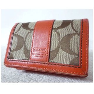 コーチ(COACH)のコーチ　COACH　ベージュ系シグネチャー　オレンジ　名刺入れ　カードケース(名刺入れ/定期入れ)