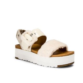 アグ(UGG)の試着のみ❗️ugg 定価¥21000 fluff ホワイト(サンダル)