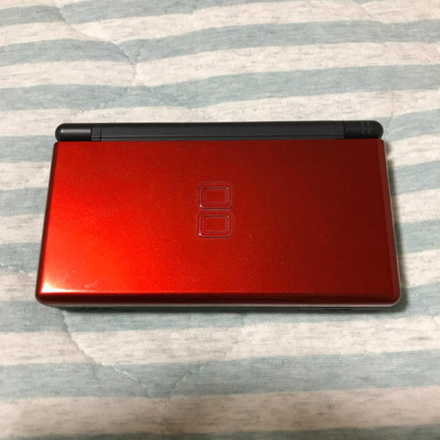 ニンテンドーDS(ニンテンドーDS)のds lite 赤 黒 エンタメ/ホビーのゲームソフト/ゲーム機本体(携帯用ゲーム機本体)の商品写真