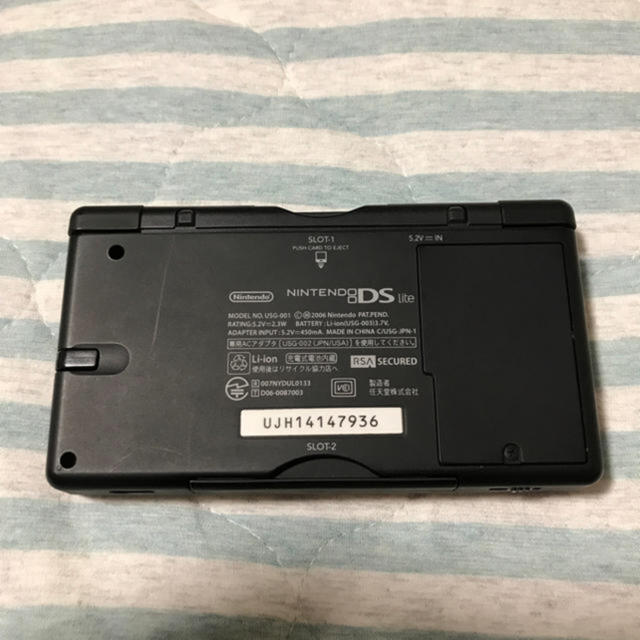 ニンテンドーDS(ニンテンドーDS)のds lite 赤 黒 エンタメ/ホビーのゲームソフト/ゲーム機本体(携帯用ゲーム機本体)の商品写真