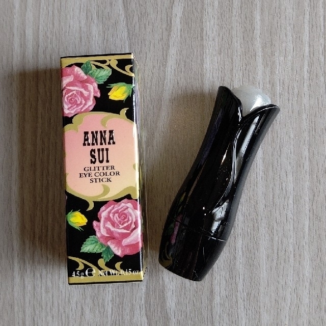 ANNA SUI(アナスイ)のANNA SUIグリッターアイカラースティック001★シルバーラメ コスメ/美容のベースメイク/化粧品(アイシャドウ)の商品写真