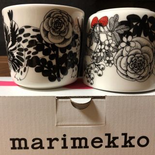 マリメッコ(marimekko)のmarimekko ペアカップ 新品未使用(グラス/カップ)