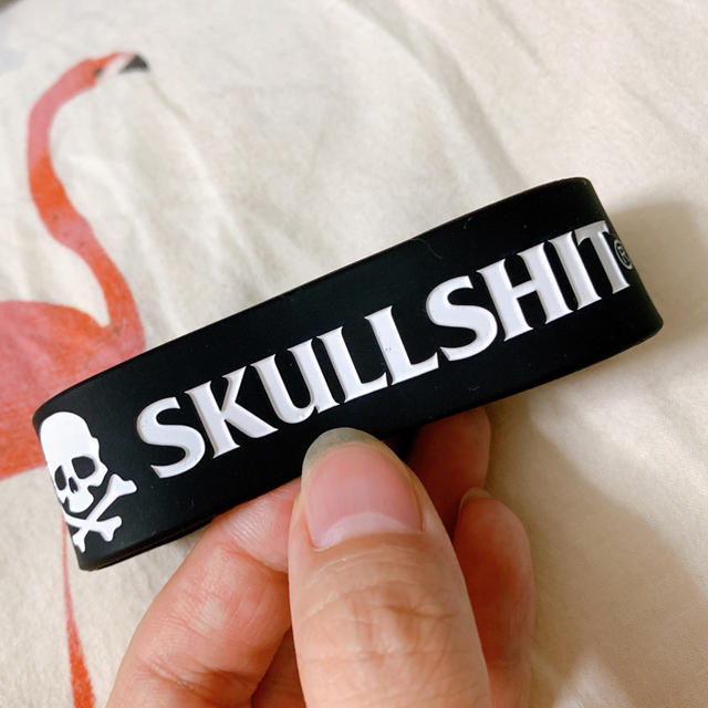 SKULL SHIT(スカルシット)のSKULLSHIT ラバーバンド  黒 エンタメ/ホビーのタレントグッズ(ミュージシャン)の商品写真