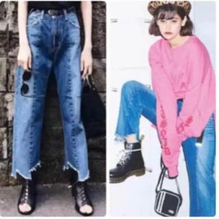 マウジー(moussy)の美品♡MOUSSY♡ランダムカットワイドストレート♡ワイドデニム(デニム/ジーンズ)