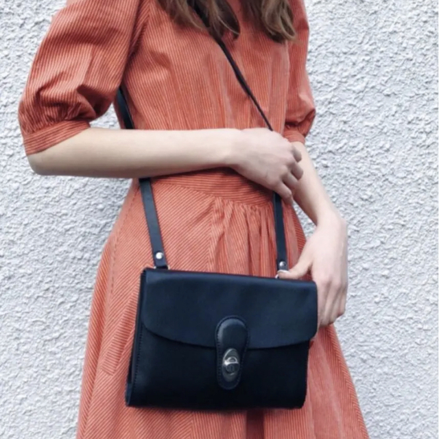 MOUSSY店舗限定ノベルティ♡本革ショルダーバッグ♡ブラック牛革新品タグ付き