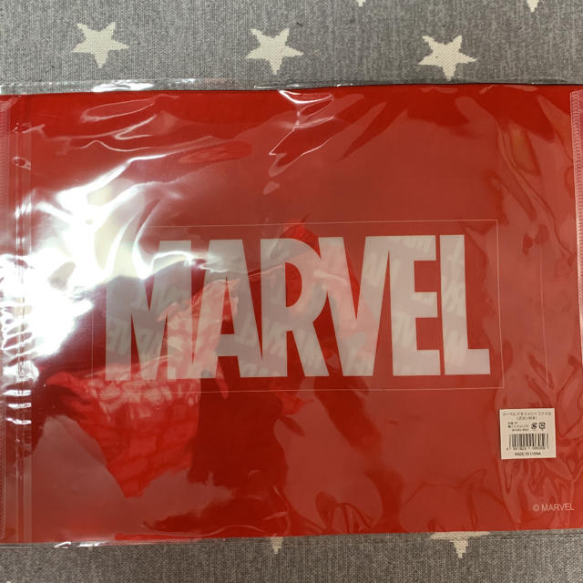 MARVEL(マーベル)のMARVEL ボタン付きファイル エンタメ/ホビーのアニメグッズ(クリアファイル)の商品写真