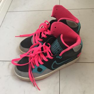 ナイキ(NIKE)のNIKE☆22.5㎝(スニーカー)