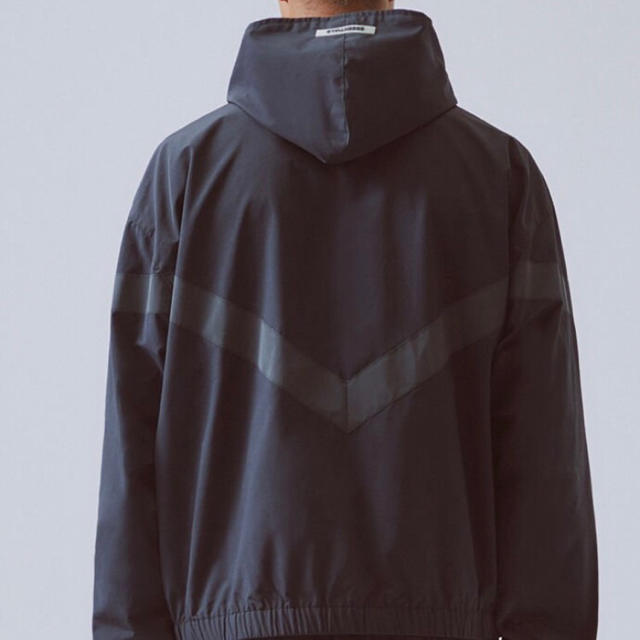 FEAR OF GOD(フィアオブゴッド)のSサイズ Fear Of God Essentials Zip Anorak メンズのジャケット/アウター(ナイロンジャケット)の商品写真