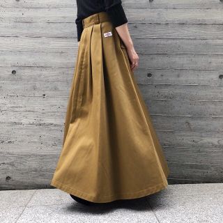 ディッキーズ(Dickies)のディッキーズ タックフレアスカート  キャメル(ロングスカート)