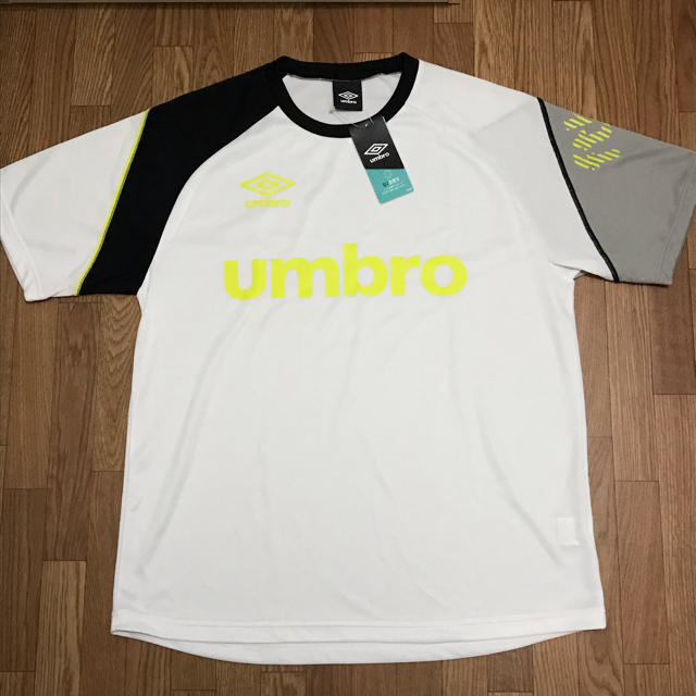 UMBRO(アンブロ)のアンブロ ドライTシャツ 白×イエロー L スポーツ/アウトドアのサッカー/フットサル(ウェア)の商品写真