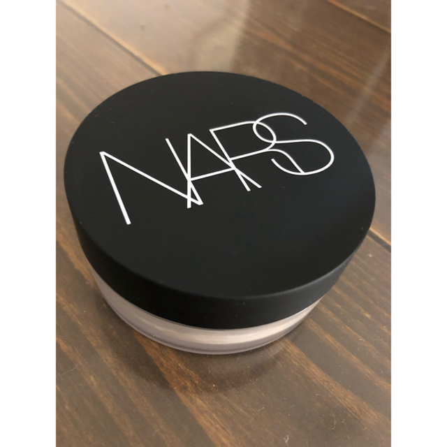 NARS(ナーズ)のNARS ライトリフレクティングセッティングパウダー 1410 ルース コスメ/美容のベースメイク/化粧品(フェイスパウダー)の商品写真