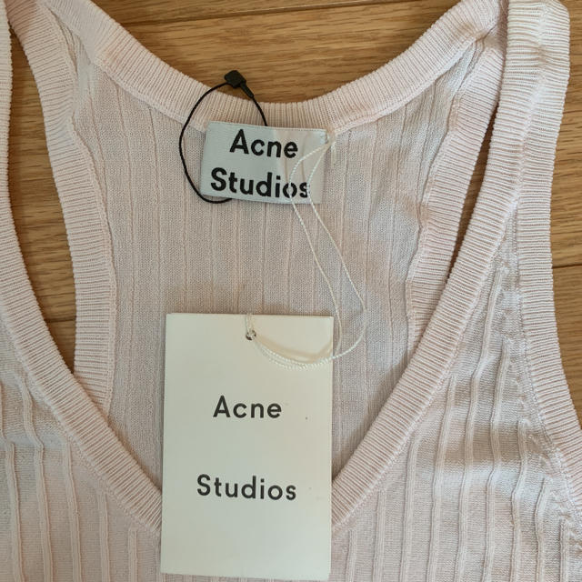 ACNE(アクネ)のAcneタンクトップ レディースのトップス(タンクトップ)の商品写真