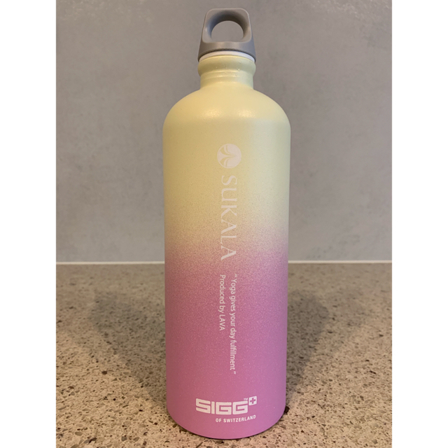 SIGG(シグ)のLAVA 水素水ボトル（SUKALA×SIGG）サンライズ スポーツ/アウトドアのトレーニング/エクササイズ(ヨガ)の商品写真