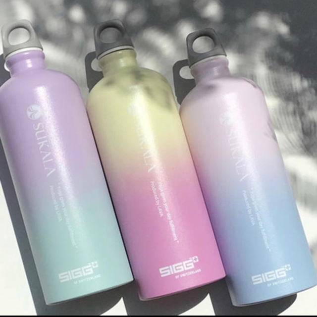 SIGG(シグ)のLAVA 水素水ボトル（SUKALA×SIGG）サンライズ スポーツ/アウトドアのトレーニング/エクササイズ(ヨガ)の商品写真