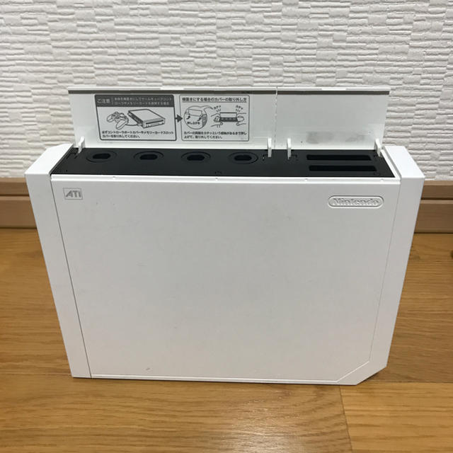 Wii(ウィー)のWii 本体のみ 動作確認済 エンタメ/ホビーのゲームソフト/ゲーム機本体(家庭用ゲーム機本体)の商品写真