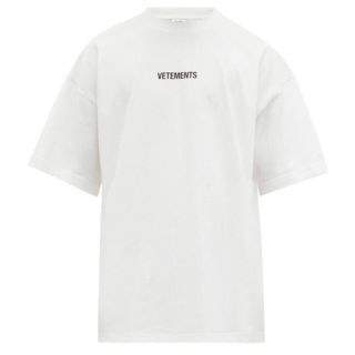 VETEMENTS ロゴ オーバーサイズ Tシャツ ホワイト(Tシャツ/カットソー(半袖/袖なし))