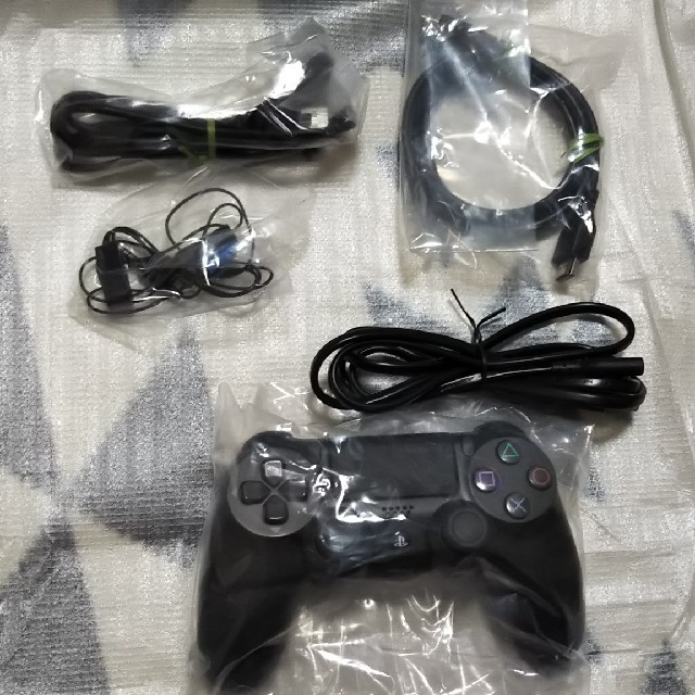 PlayStation4pro 1TB CUH-7200B B01 美品 PlayStation4pro 1TB CUH-7200B B01 美品