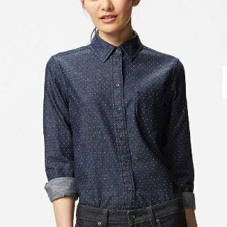 ユニクロ(UNIQLO)の[新品]デニムプリントシャツ(ドット柄Lサイズ)UNIQLO(シャツ/ブラウス(長袖/七分))