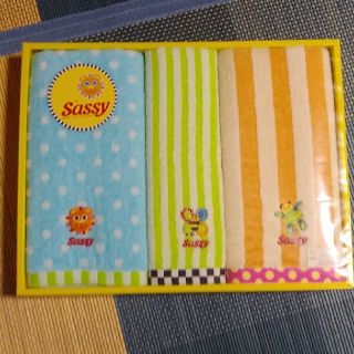 サッシー(Sassy)のsassyﾀｵﾙｾｯﾄ(ﾌｪｲｽﾀｵﾙ２枚+ｳｫｯｼｭﾀｵﾙ1枚)(タオル/バス用品)